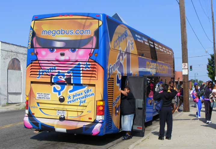 Coach USA Megabus Van Hool Astromega DD040